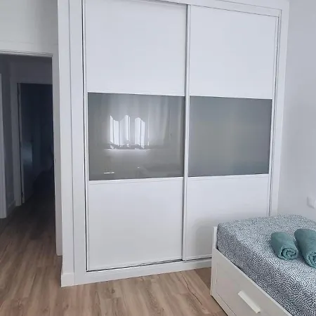 アパート Family Apartment, *